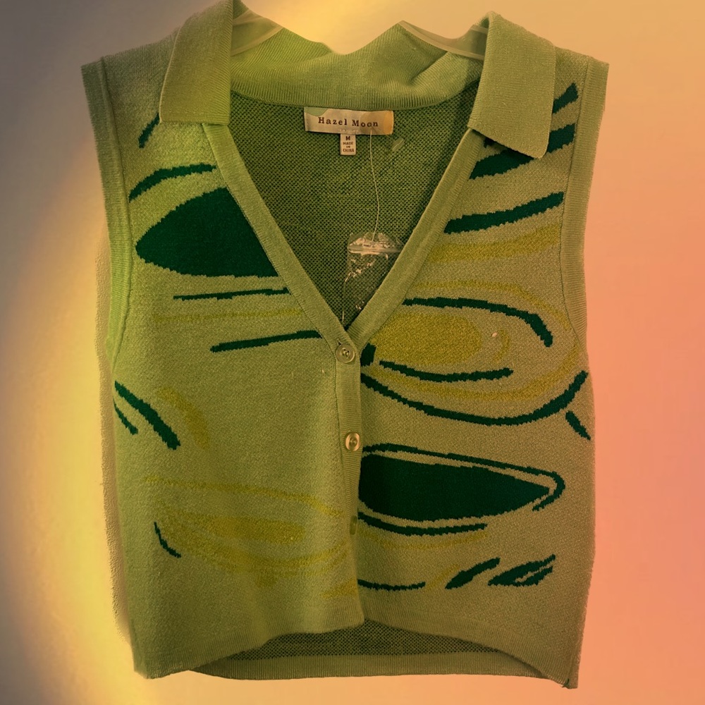 GREEN WOMENS TOP BRAND NEW // Medium Size Tanktop Button-Up